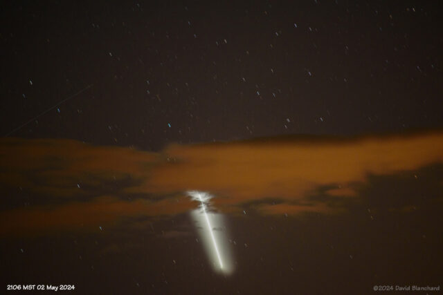 30-second exposure using the 200mm lens showing both the bright burn and the expelled gases.